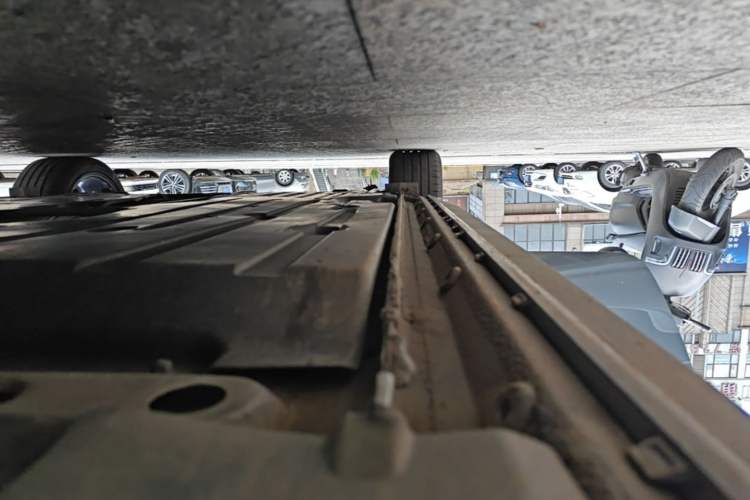 Used Lynk & Co 03 2023 1.5TD DCT JingPro Right Side Sill
