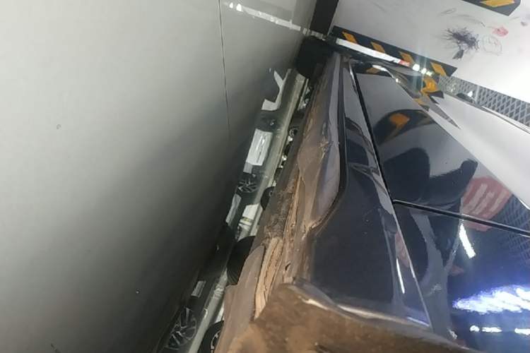Used Lynk & Co 03 2023 1.5TD DCT JingPro Right Side Sill