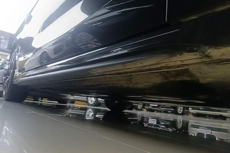 Used Lynk & Co 03 2023 1.5TD DCT JingPro Right Side Sill