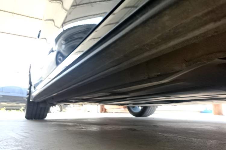 Used Lynk & Co 03 2023 2.0TD DCT JingPro Right Side Sill