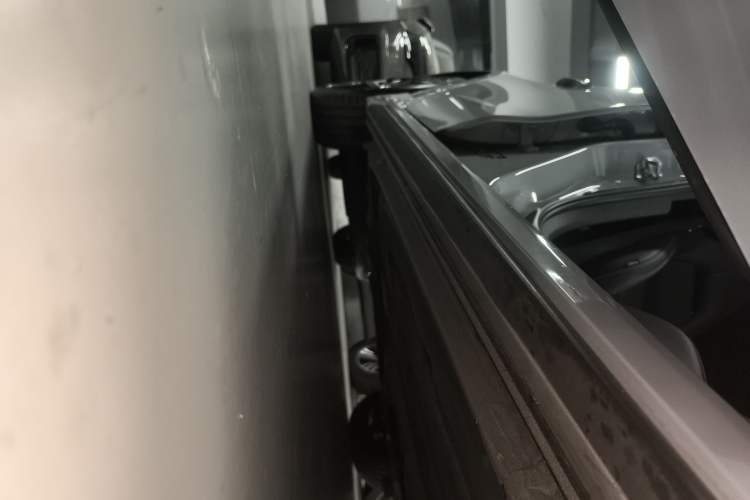 Used Lynk & Co 03 2023 1.5T EM-F PM Right Side Sill