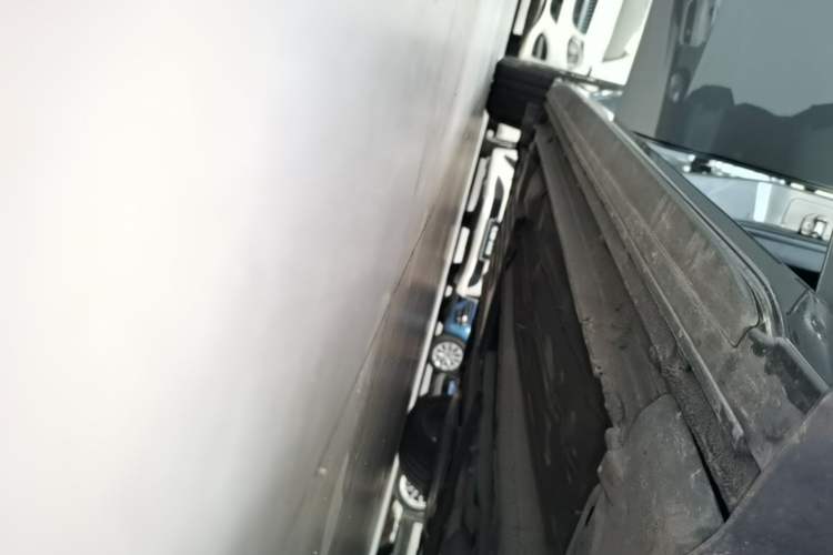 Used Lynk & Co 03 2023 1.5TD DCT JingPlus Right Side Sill