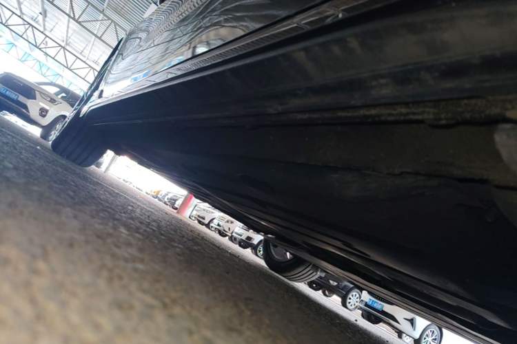 Used Lynk & Co 03 2023 1.5TD DCT JingPro Right Side Sill