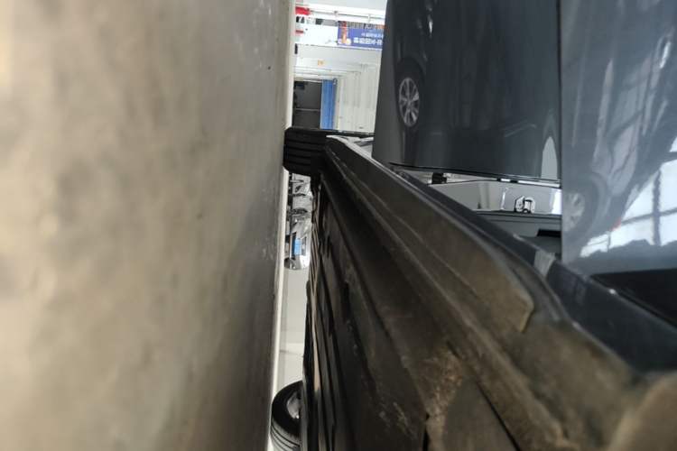 Used Lynk & Co 03 2023 1.5TD DCT JingPro Right Side Sill