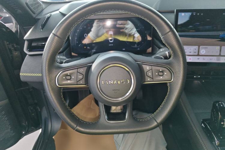 Used Lynk & Co 03 2023 2.0TD DCT JingPro Steering Wheel