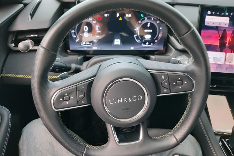 Used Lynk & Co 03 2023 2.0TD DCT H-Power Halo Steering Wheel