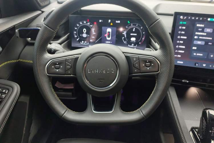 Used Lynk & Co 03 2023 1.5TD DCT JingPro Steering Wheel