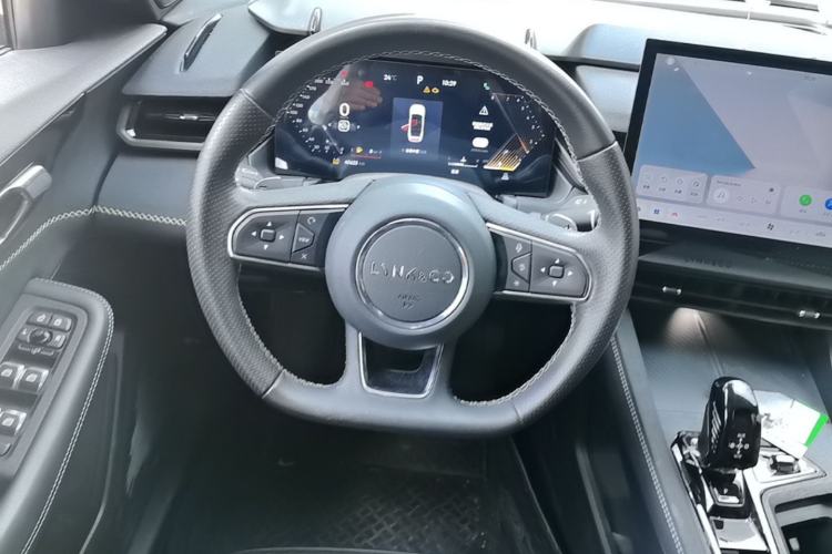 Used Lynk & Co 03 2023 2.0TD DCT H-Power Halo Steering Wheel