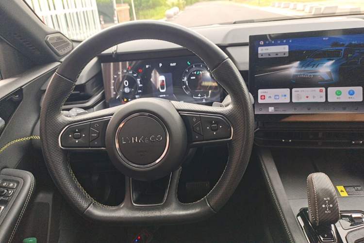 Used Lynk & Co 03 2023 2.0TD DCT H-Power Halo Steering Wheel
