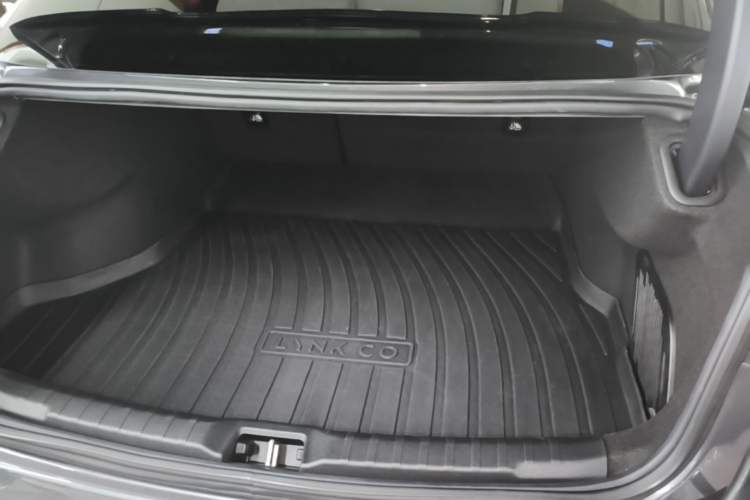Used Lynk & Co 03 2023 1.5TD DCT JingPro Trunk