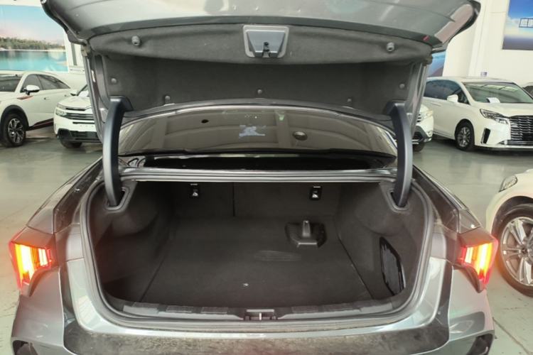 Used Lynk & Co 03 2023 2.0TD DCT JingPro Trunk