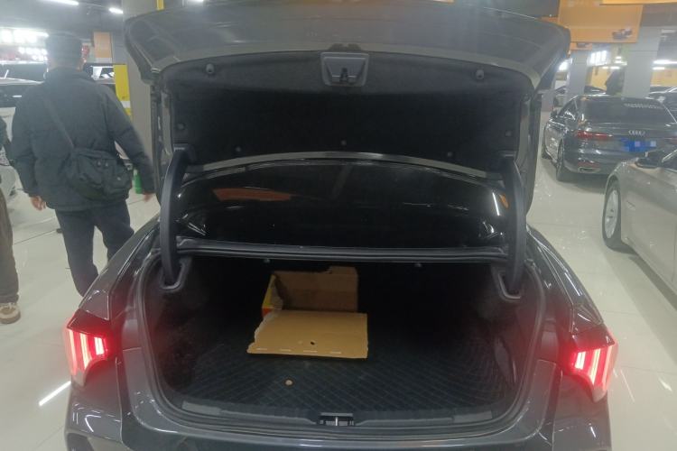 Used Lynk & Co 03 2023 1.5TD DCT JingPro Trunk