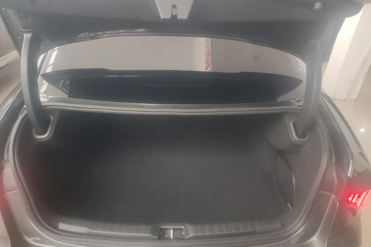 Used Lynk & Co 03 2023 1.5TD DCT JingPro Trunk
