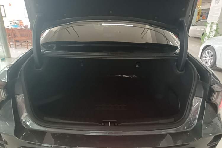 Used Lynk & Co 03 2023 1.5TD DCT JingPro Trunk