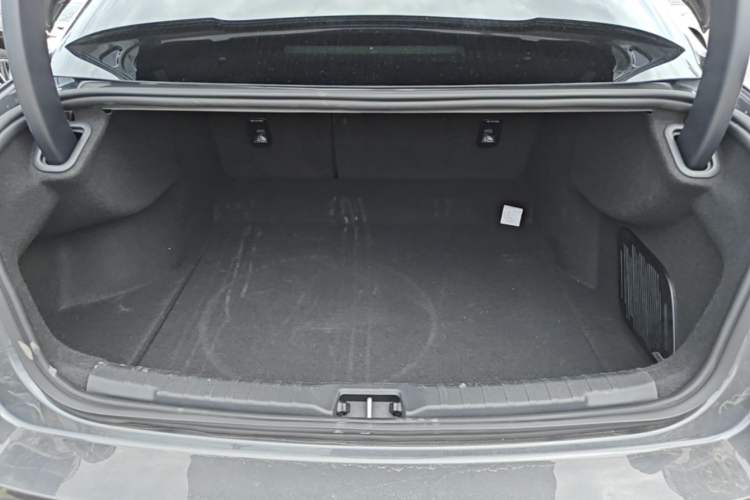 Used Lynk & Co 03 2023 1.5TD DCT JingPro Trunk