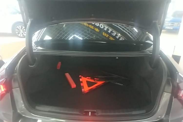 Used Lynk & Co 03 2023 1.5TD DCT JingPro Trunk