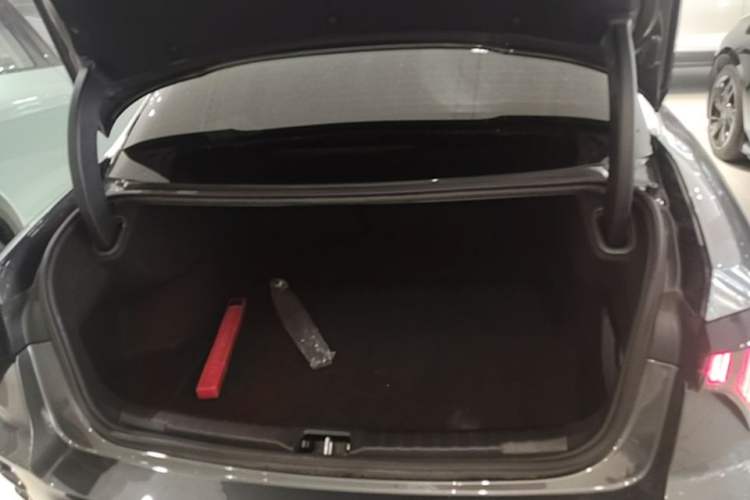 Used Lynk & Co 03 2023 1.5TD DCT JingPro Trunk