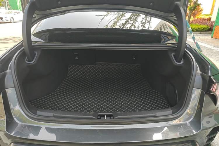 Used Lynk & Co 03 2023 1.5TD DCT JingPro Trunk
