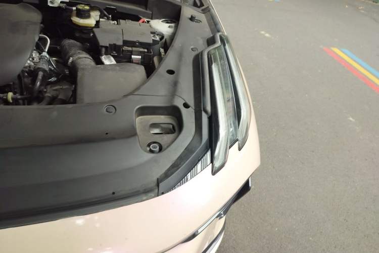 Used Lynk & Co 03 2023 1.5TD DCT JingPro Engine Bay Left