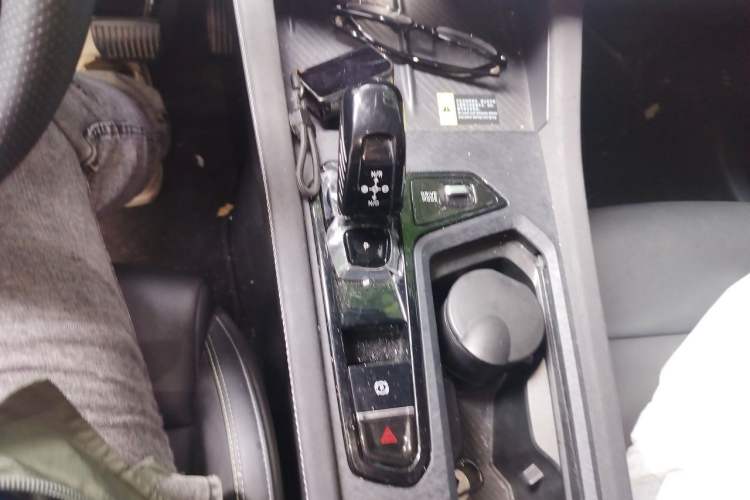 Used Lynk & Co 03 2023 1.5TD DCT JingPro Gear Lever