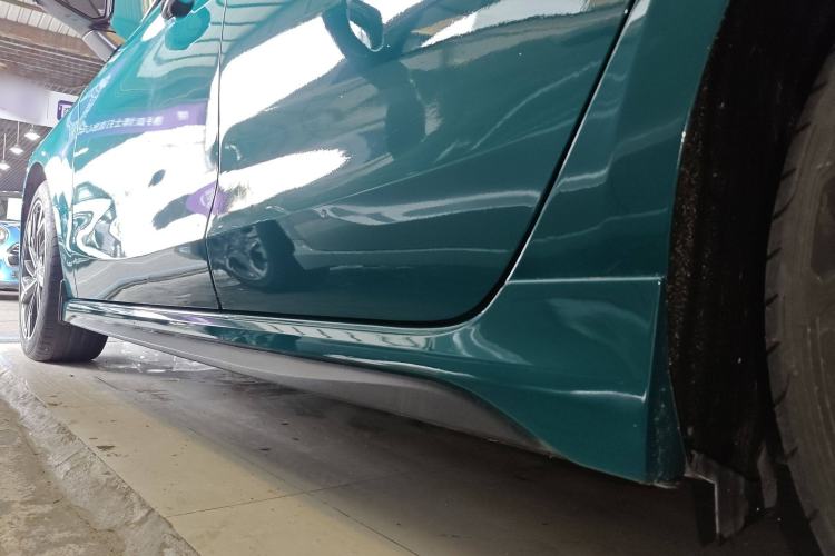 Used Lynk & Co 03 2023 1.5TD DCT JingPro Left Side Sill