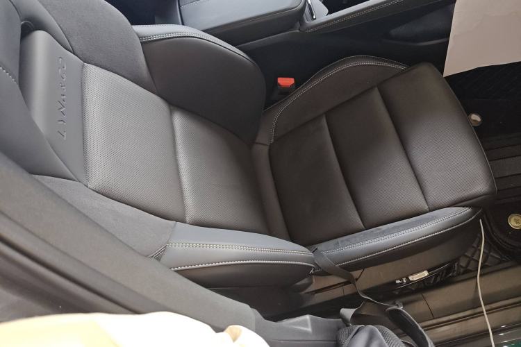 Used Lynk & Co 03 2023 1.5TD DCT JingPro Right Front Seat