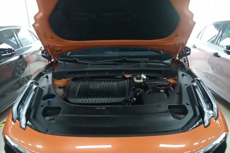Used Lynk & Co 03 2023 2.0TD DCT JingPro Engine Bay