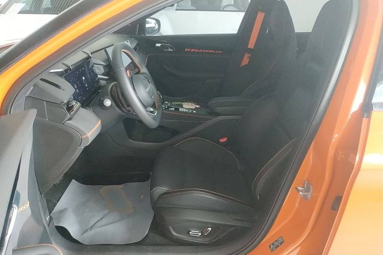 Used Lynk & Co 03 2023 2.0TD DCT JingPro Left Front Seat