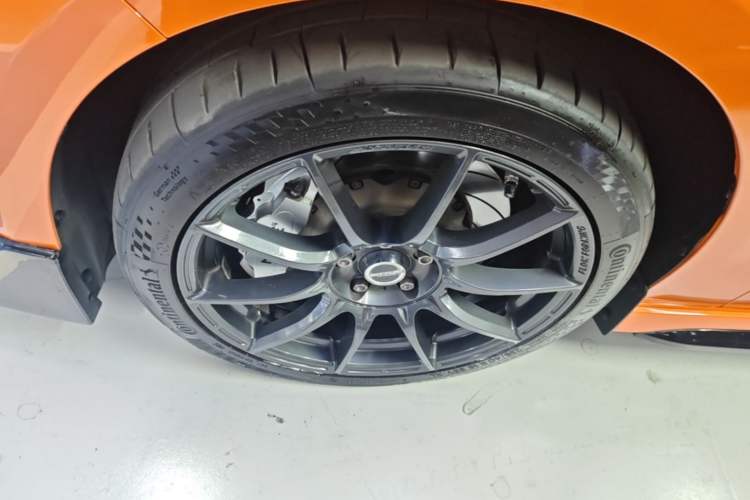 Used Lynk & Co 03 2023 2.0TD DCT JingPro Left Front Wheel Hub