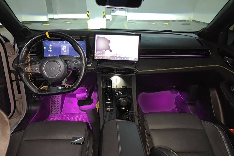 Used Lynk & Co 03 2023 1.5T EM-F PM Center Console