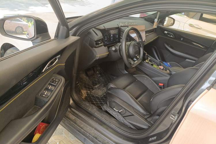Used Lynk & Co 03 2023 2.0TD DCT JingPro Driver Seat