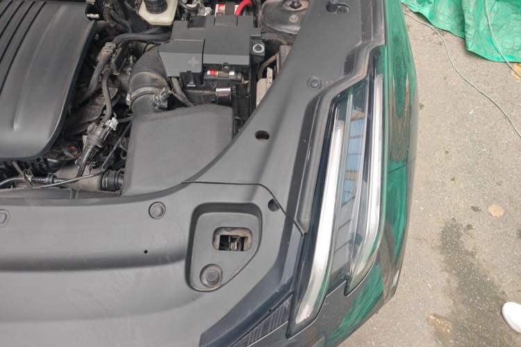 Used Lynk & Co 03 2023 2.0TD DCT JingPro Engine Bay Left