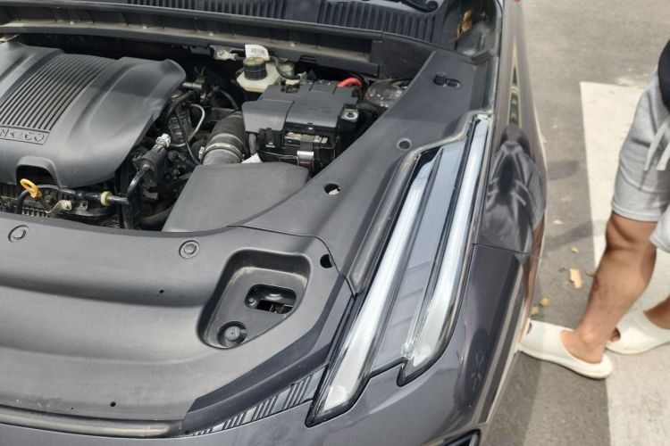 Used Lynk & Co 03 2023 1.5TD DCT JingPro Engine Bay Left