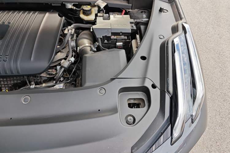 Used Lynk & Co 03 2023 2.0TD DCT JingPro Engine Bay Left