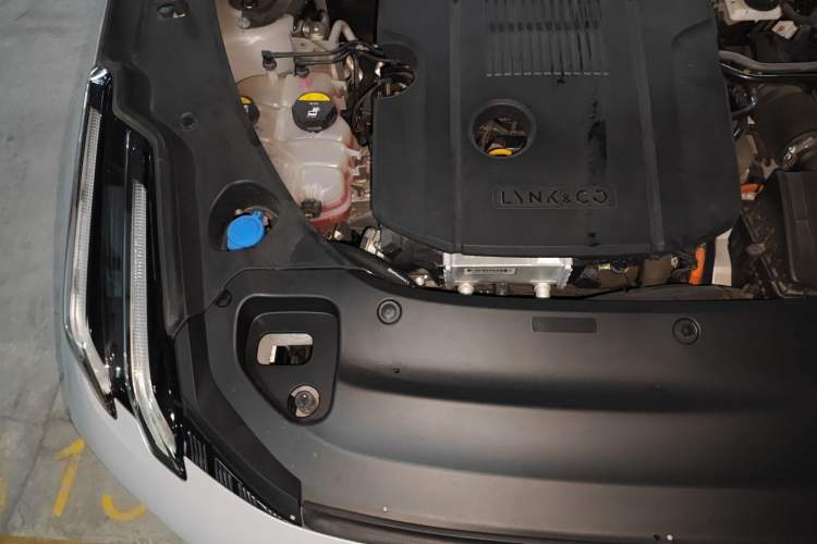 Used Lynk & Co 03 2023 1.5T EM-F PM Engine Bay Right