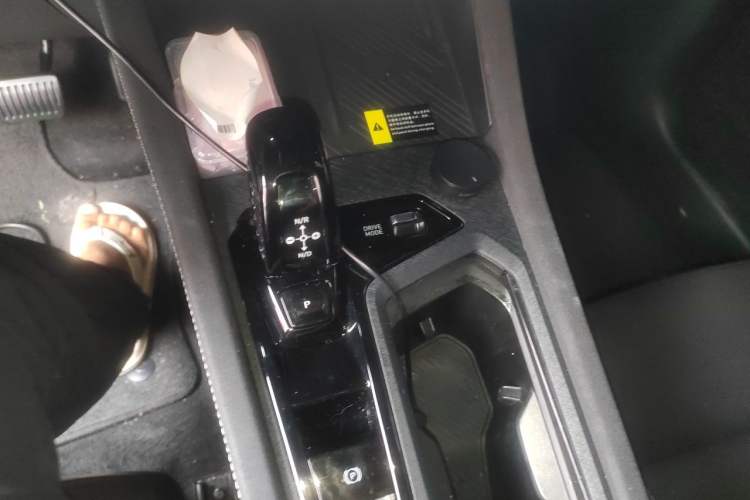 Used Lynk & Co 03 2023 2.0TD DCT JingPro Gear Lever