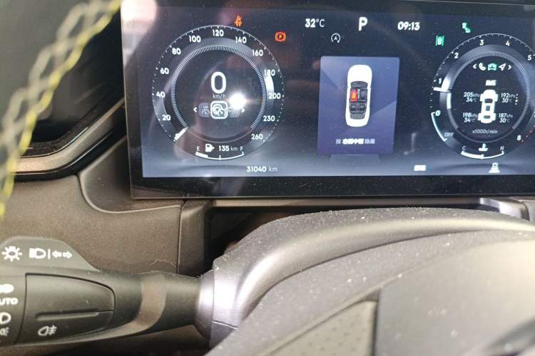 Used Lynk & Co 03 2023 2.0TD DCT JingPro Odometer Close Up