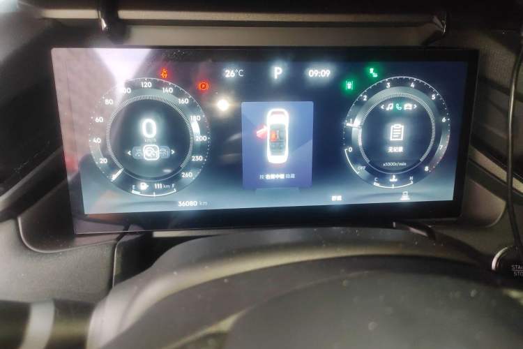 Used Lynk & Co 03 2023 2.0TD DCT JingPro Odometer Close Up