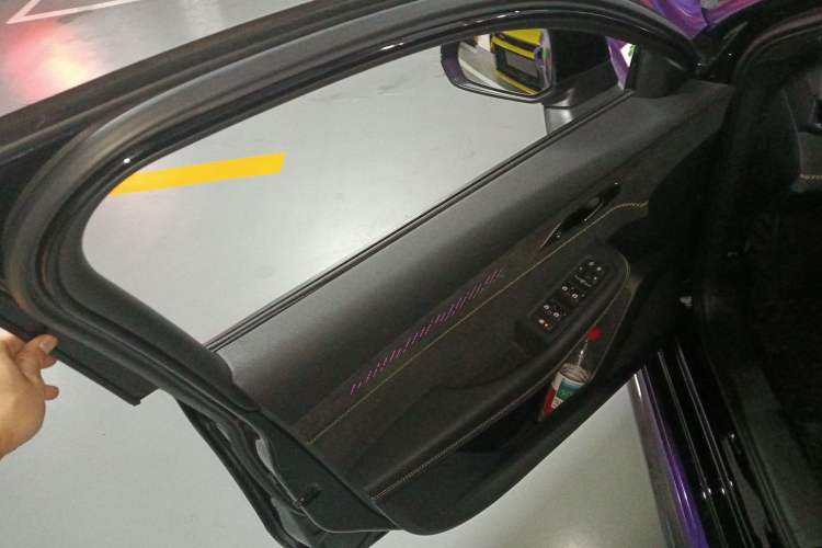 Used Lynk & Co 03 2023 03+ 2.0TD Automatic Yufeng Edition Left Front Door Interior