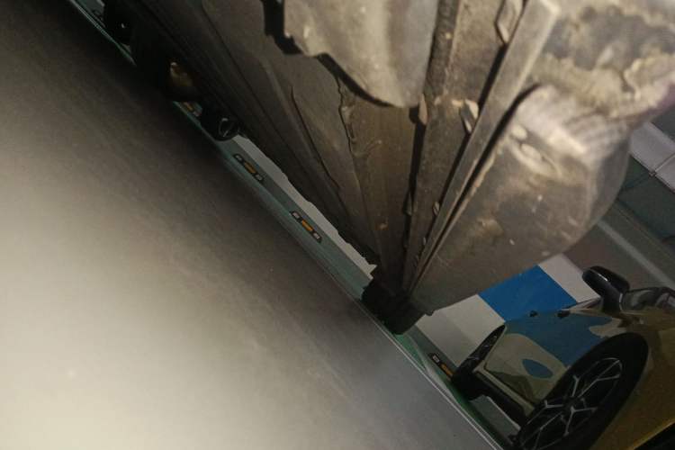 Used Lynk & Co 03 2023 03+ 2.0TD Automatic Yufeng Edition Left Side Sill