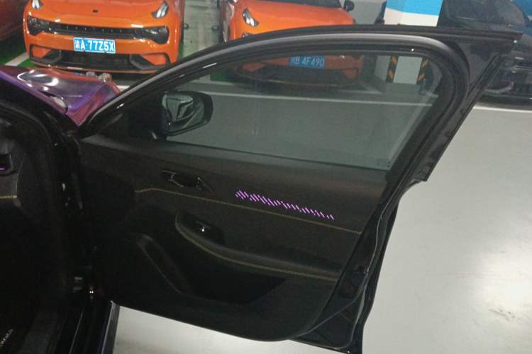 Used Lynk & Co 03 2023 03+ 2.0TD Automatic Yufeng Edition Right Front Door Interior