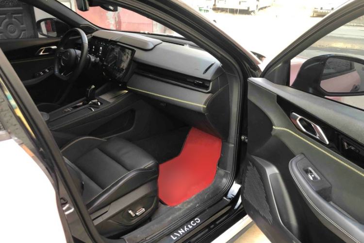 Used Lynk & Co 03 2023 1.5T EM-F PM Right Front Seat