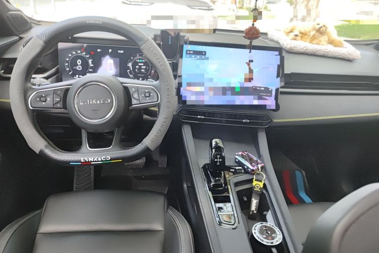 Used Lynk & Co 03 2023 1.5TD DCT JingPlus Center Console