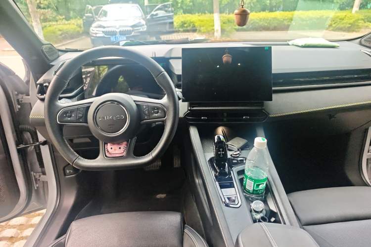 Used Lynk & Co 03 2023 1.5T EM-F PM Center Console
