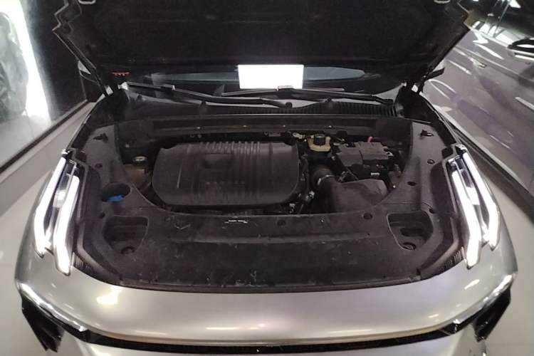 Used Lynk & Co 03 2023 2.0TD DCT JingPro Engine Bay