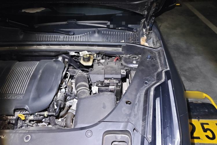 Used Lynk & Co 03 2023 1.5TD DCT JingPro Engine Bay Left