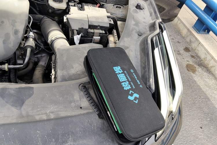 Used Lynk & Co 03 2023 1.5TD DCT JingPro Engine Bay Left
