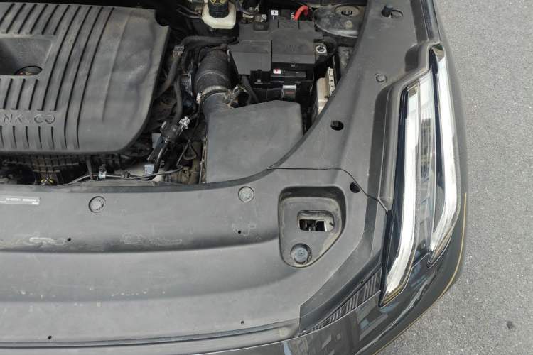 Used Lynk & Co 03 2023 2.0TD DCT JingPro Engine Bay Left