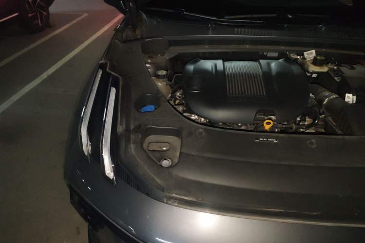 Used Lynk & Co 03 2023 1.5TD DCT JingPro Engine Bay Right