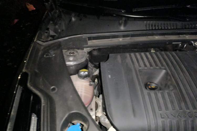 Used Lynk & Co 03 2023 2.0TD DCT JingPro Engine Bay Right